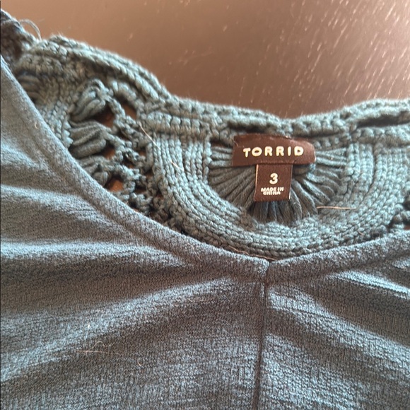 Knit V-Neck Twist Front Crochet Back Top - Picture 2 of 3